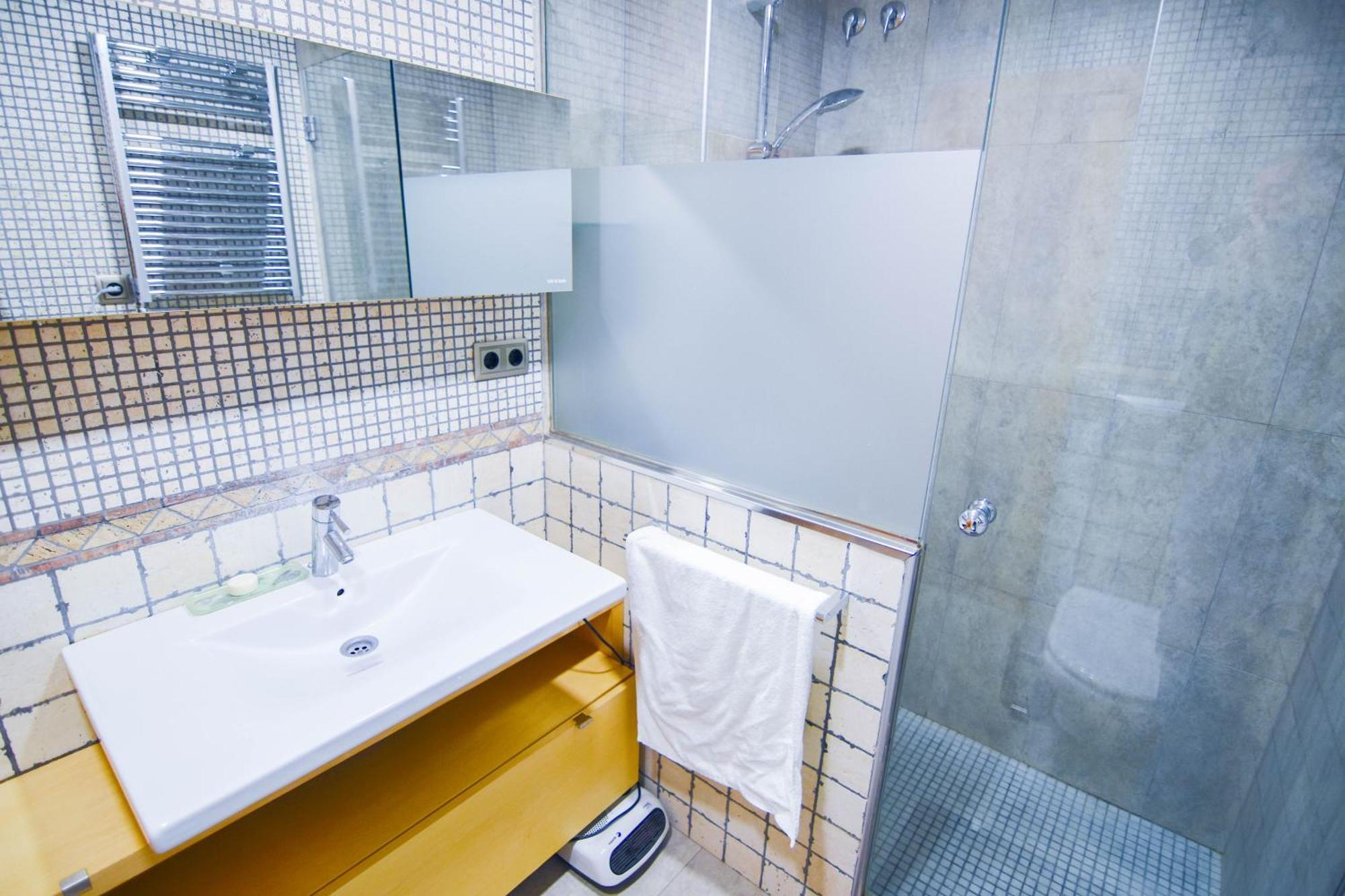 Apartamento Touch The Sky L'Hospitalet de Llobregat Exterior foto